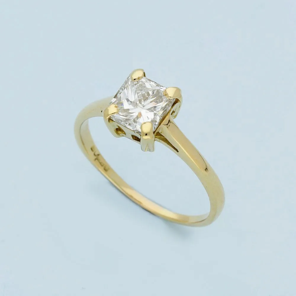 18ct Yellow Gold Princess Cut Diamond Solitaire Ring