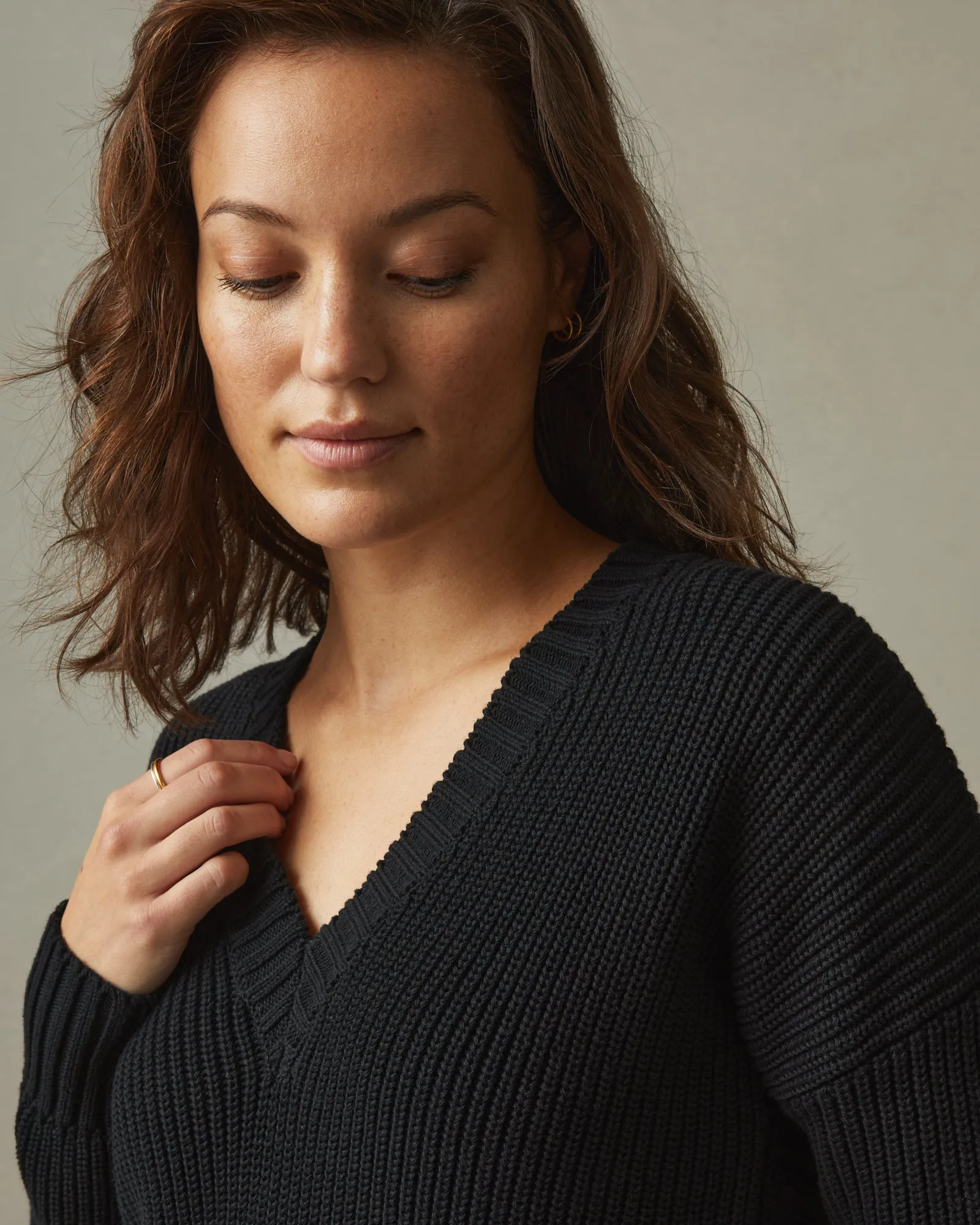 Chunky Cotton V-Neck Sweater - Black