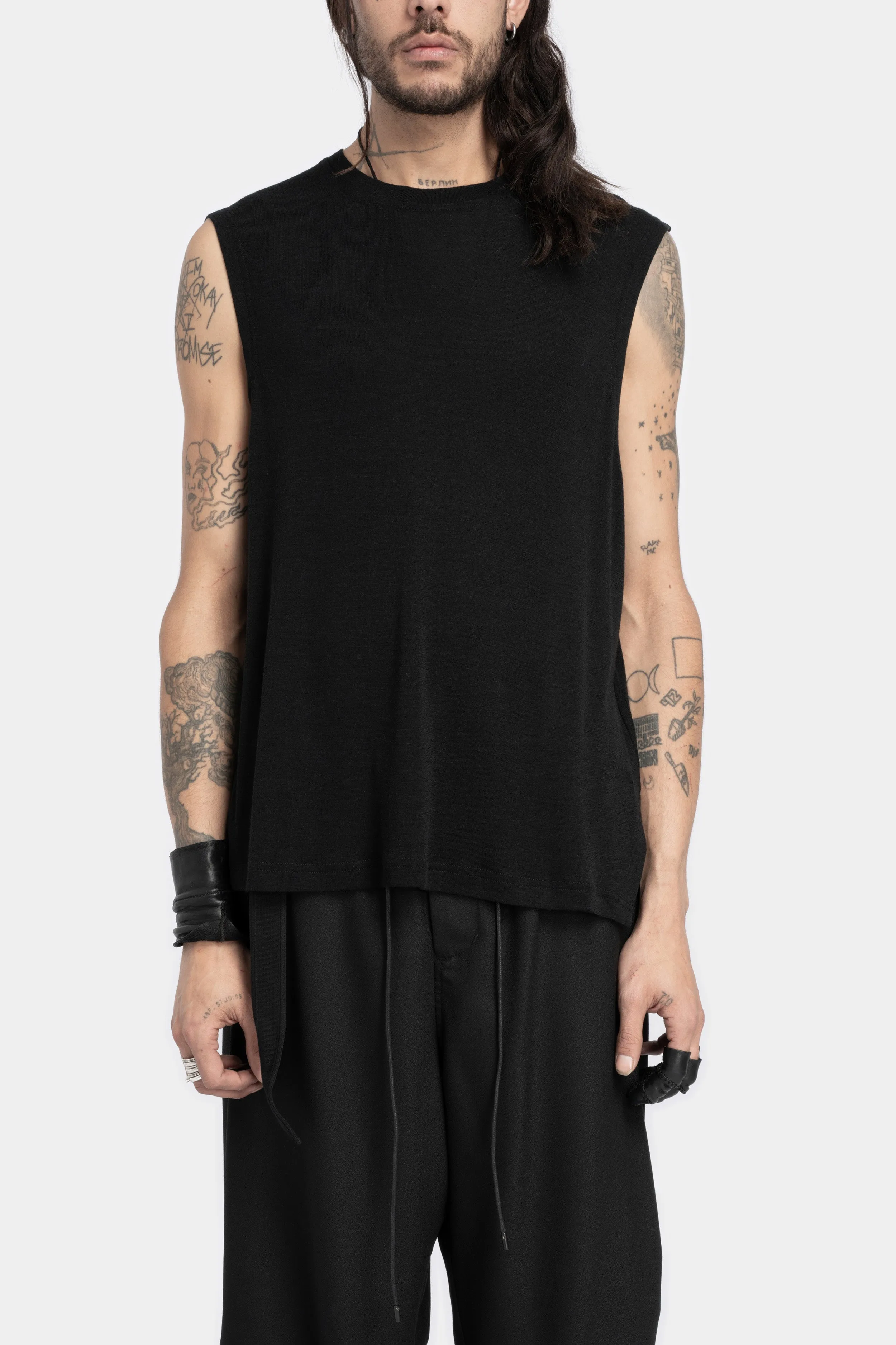 Sleeveless wool boxy T-Shirt